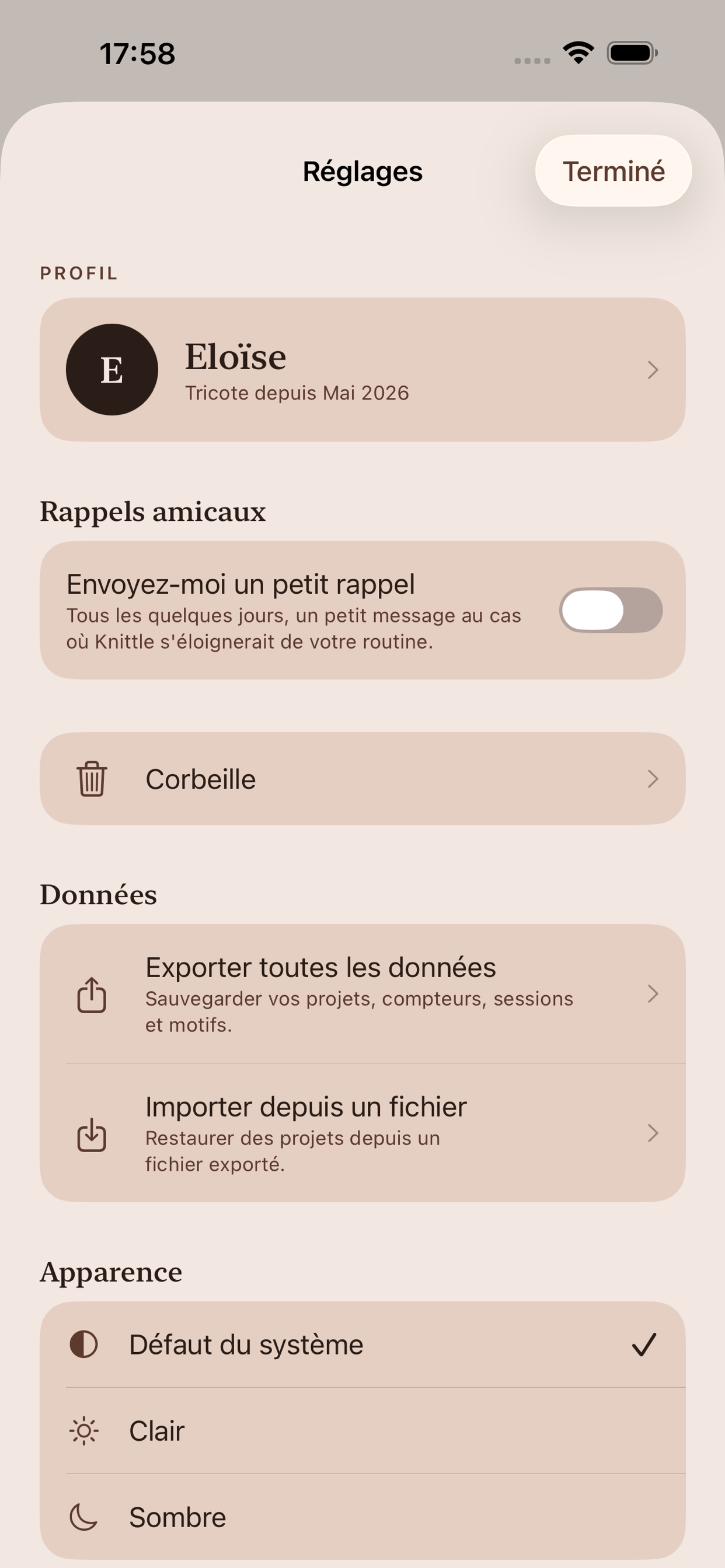 Écran réglages avec une carte profil, un interrupteur de rappels amicaux, export et import de données, et un sélecteur d'apparence clair ou sombre.
