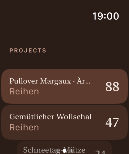 Projektlisten-Bildschirm auf der Apple Watch mit mehreren Strickprojekten zur Auswahl.